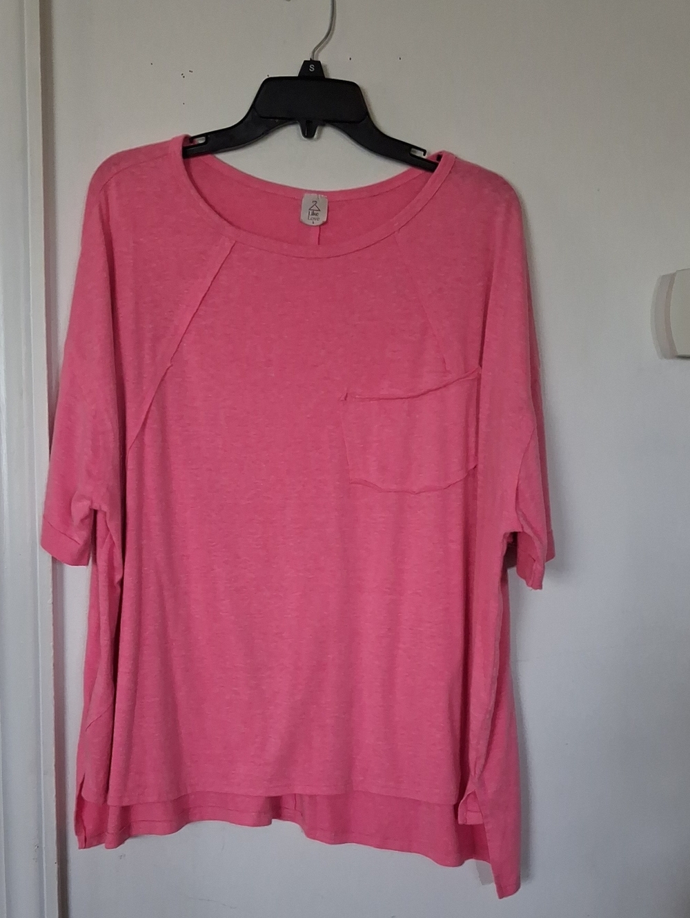 Relaxed Short-Sleeve Pocket Tee — Pink